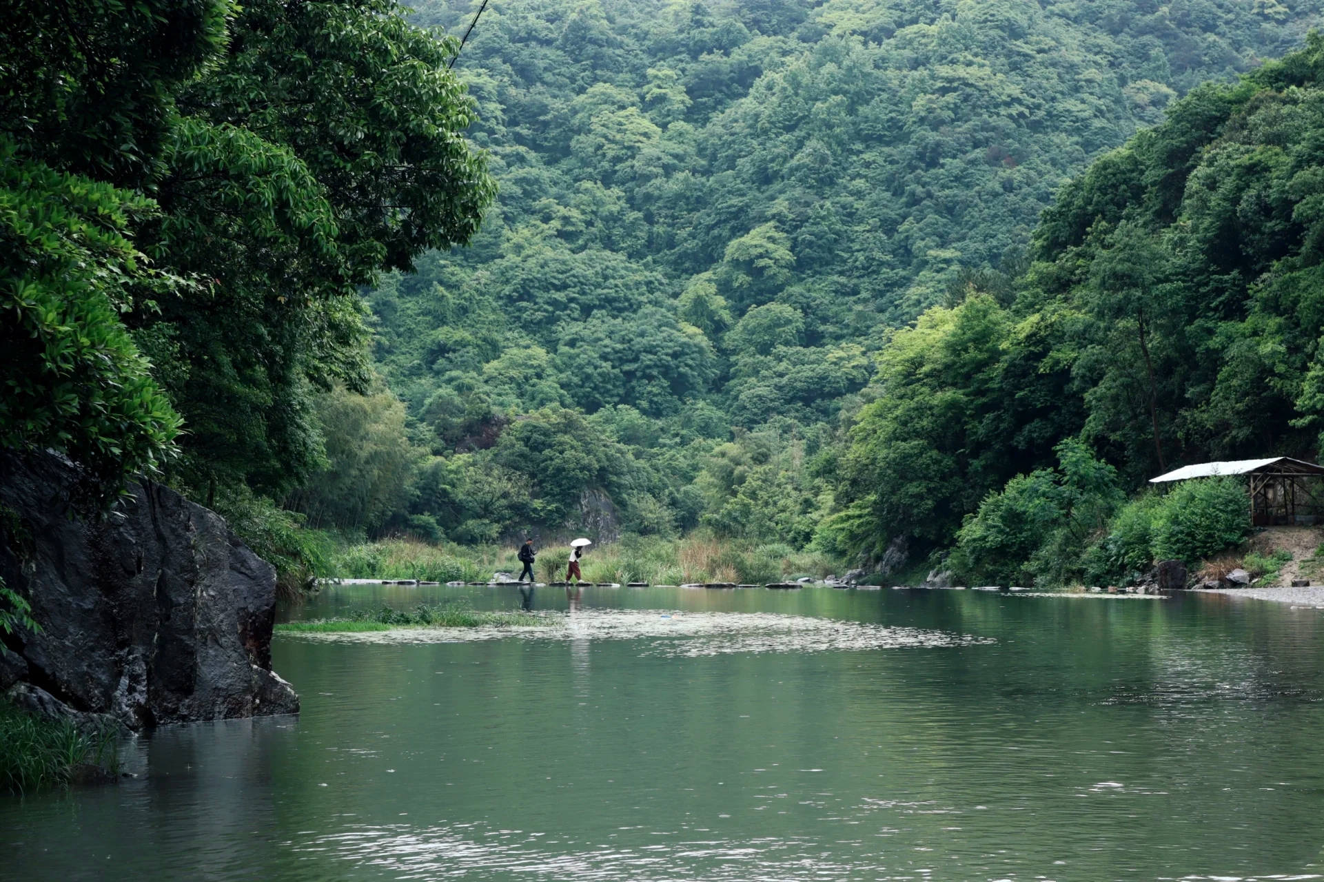 【新昌│徒步玩水】5月30日（周六），网红水线轻徒步，清凉十八渡，溪水叮咚山峰回转，新昌盐帮古道。